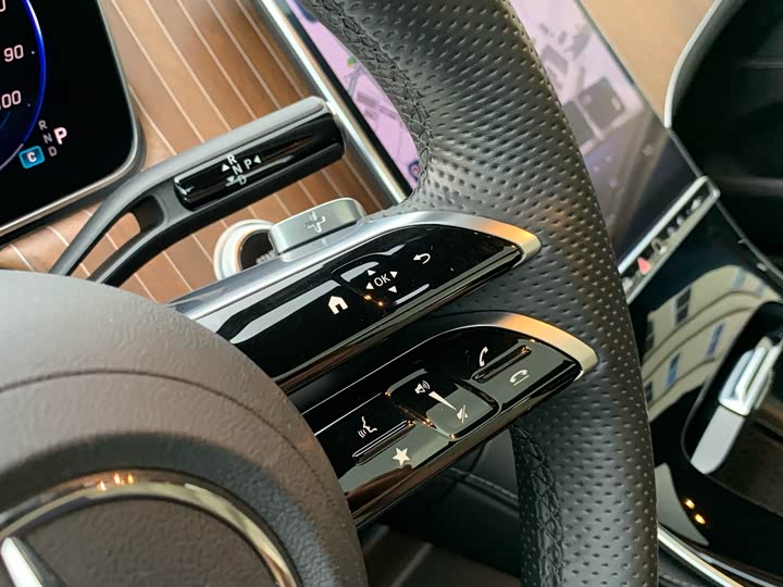 Mercedes-Benz EQE 2022 350 — фото 25