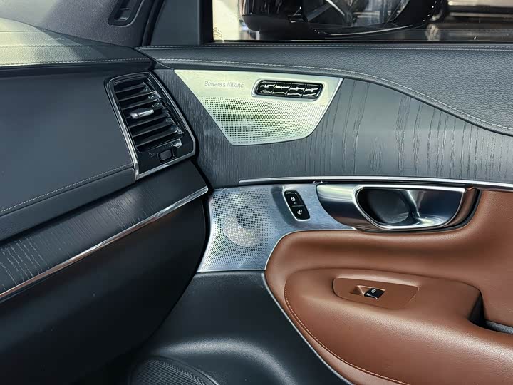 Volvo XC90 2021 B 6 7 — фото 10