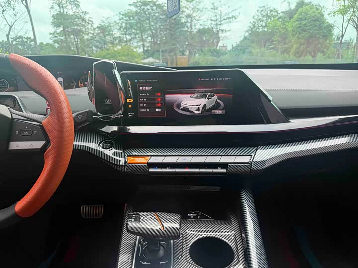 Changan UNI-V 2024 1.5 T Sport — фото 14