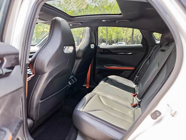 Changan UNI-V 2023 1.5 T Premium — фото 19