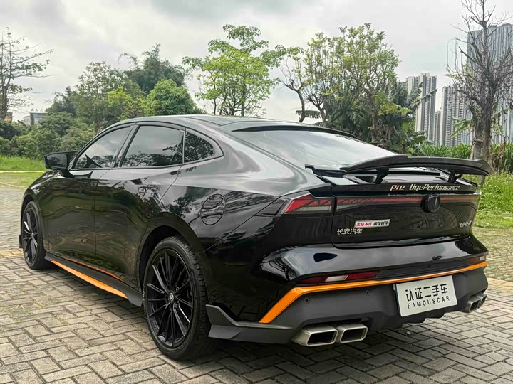 Changan UNI-V 2024 1.5 T Sport — фото 23