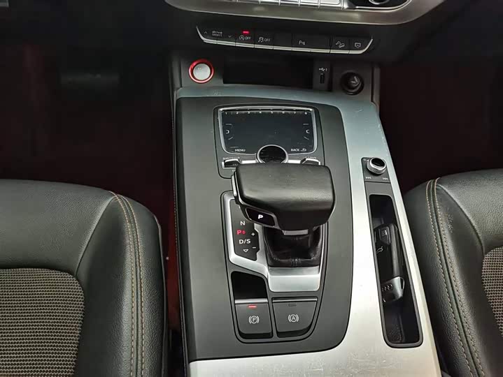 Audi Q5L 2018 40 TFSI V — фото 16