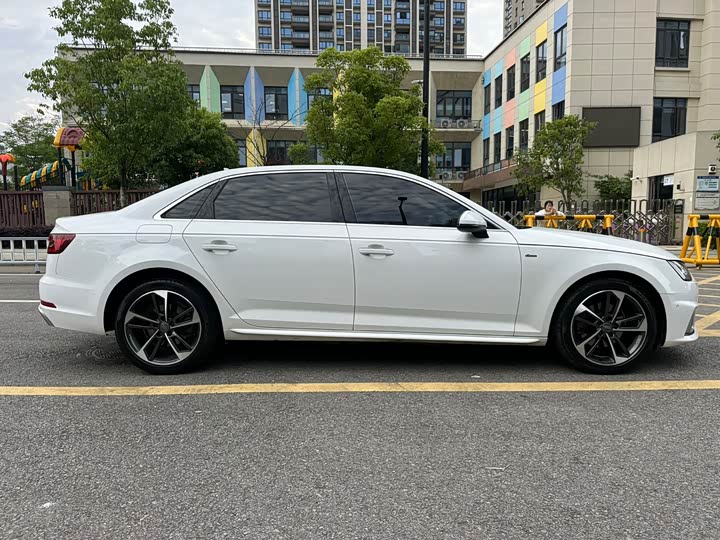 Audi A4L 2019 40 TFSI V — фото 18