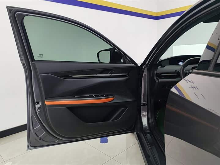 Changan UNI-V 2023 1.5 T Premium — фото 7