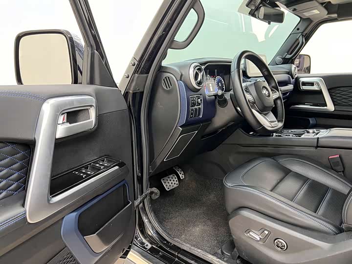 BAIC BJ40 2019 PLUS 2.3 T AT 4 WD VI — фото 9
