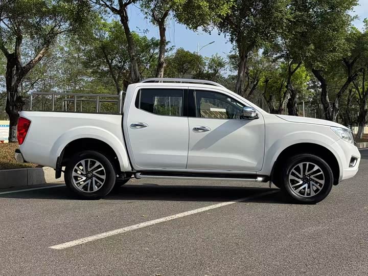 Nissan Navara — фото 8