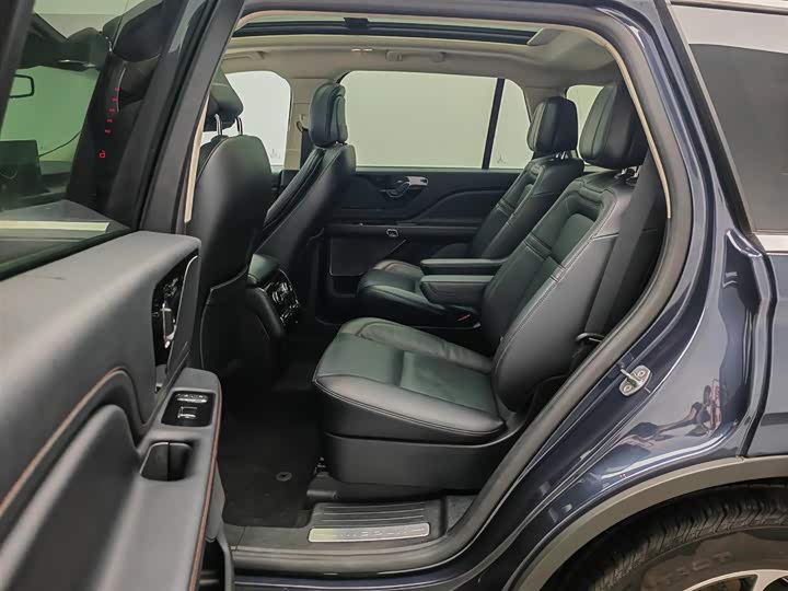 Lincoln Aviator — фото 15