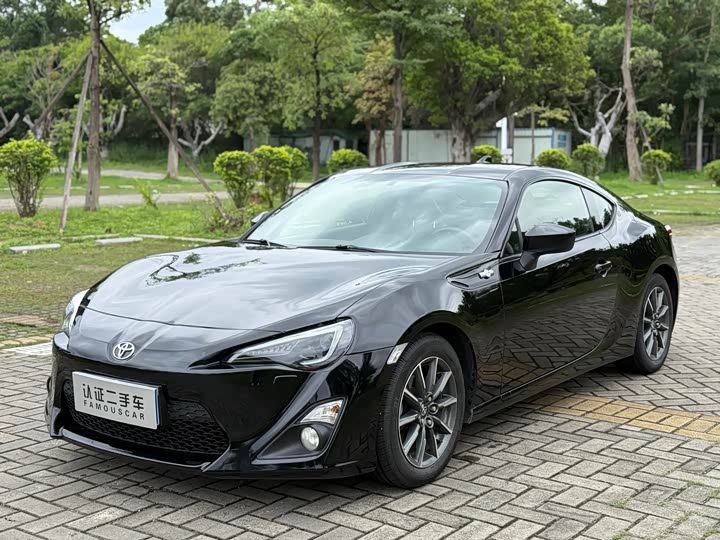 Toyota 86 2017 2.0 L MTLuxury — фото 1
