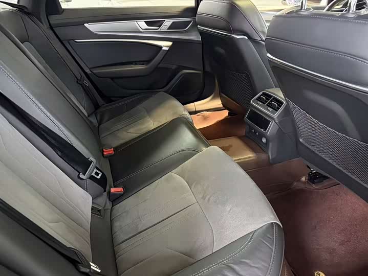 Audi A6L 2023 45 TFSI — фото 10