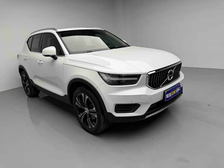 Volvo XC40 2022 T 4 WD — фото 8