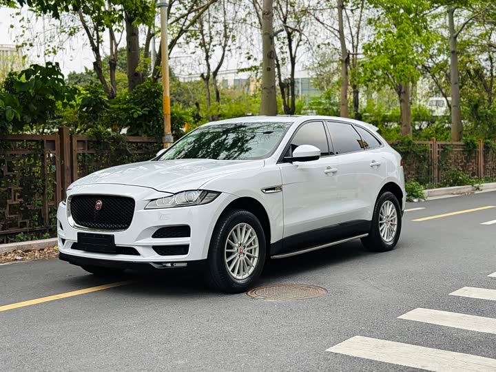 Jaguar F-PACE 2018 2.0 T 2 WD — фото 1