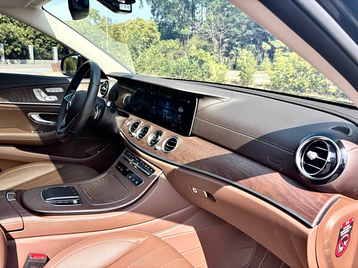 Mercedes-Benz E-Class 2023 E 300 L Luxury — фото 9