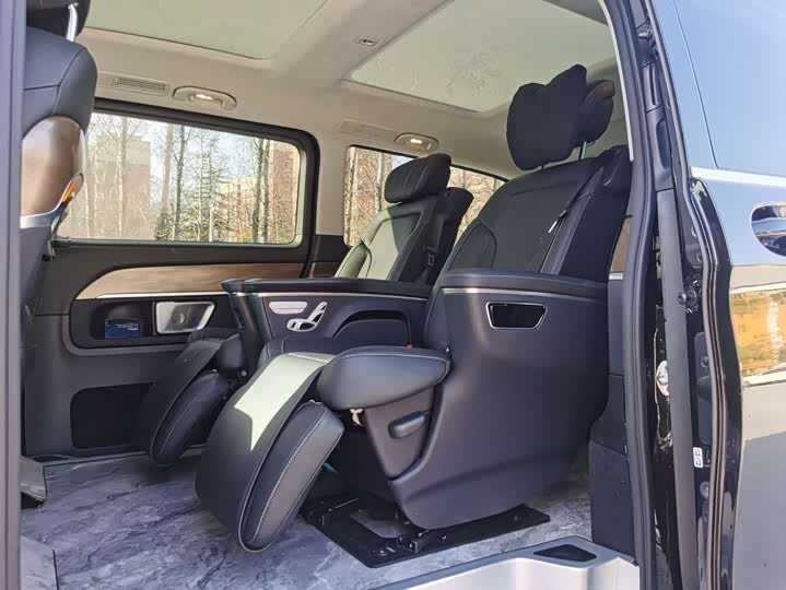 Mercedes-Benz V-Class 2022 V 260 L — фото 3