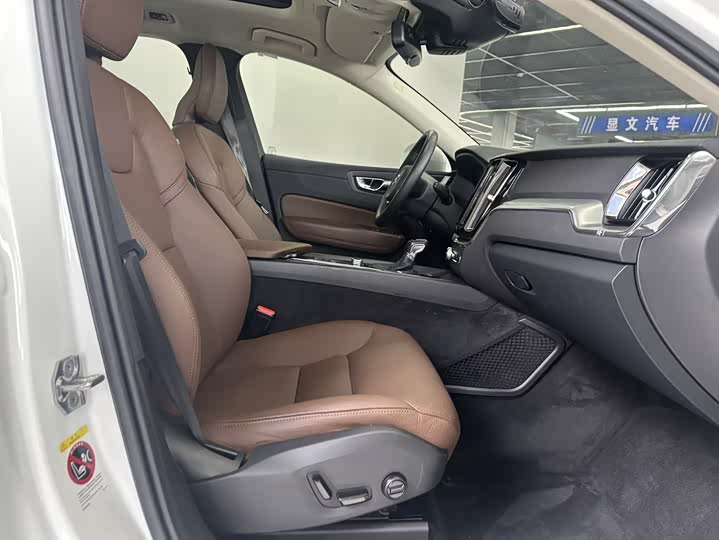 Volvo XC60 2020 T 5 4 WD — фото 15