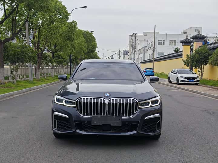 BMW 7-Series 2019 740 Li x Drive M — фото 2