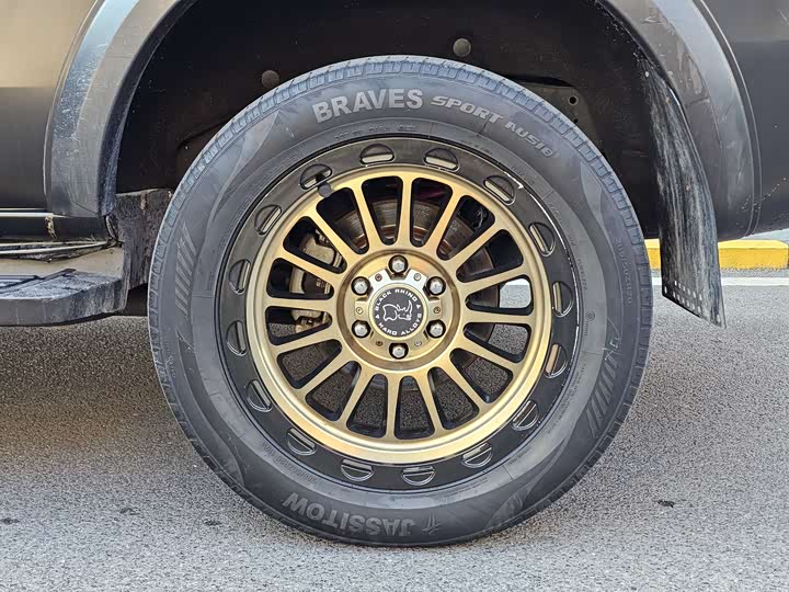 Ford Everest — фото 19