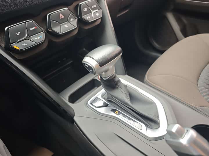 Trumpchi GS4 2017 200 T G-DCT 2 WD — фото 18
