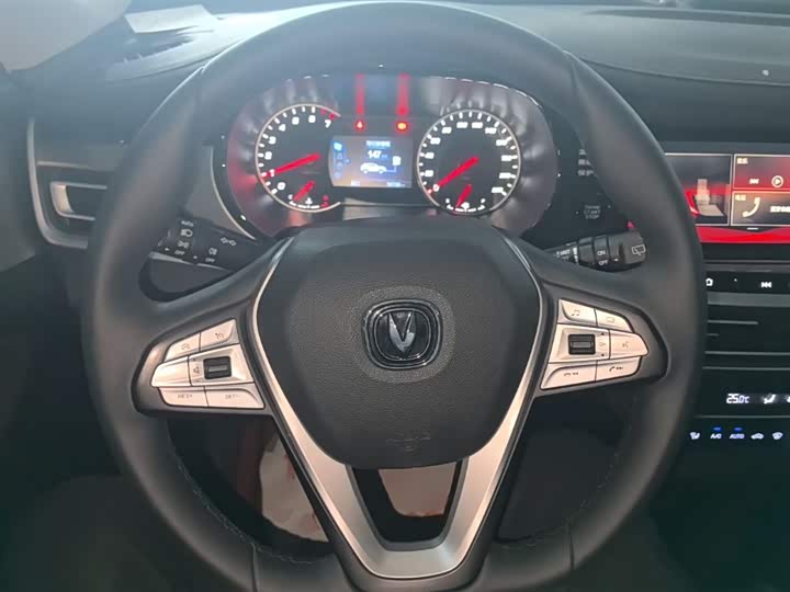 Changan CS35 PLUS 2019 1.6 L MT — фото 11