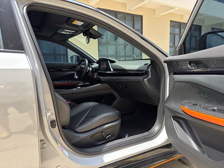 Changan UNI-V 2022 1.5 T — фото 7