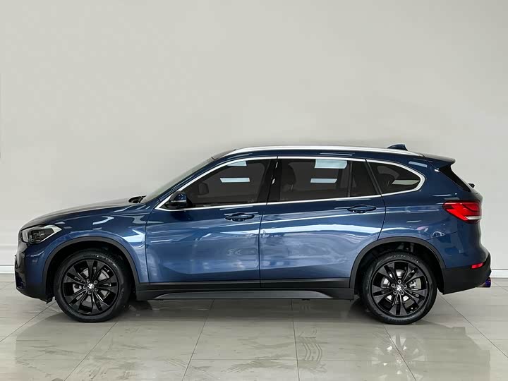 BMW X1 2021 s Drive 20 Li — фото 7