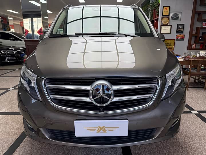 Mercedes-Benz V-Class 2017 V 260 — фото 2