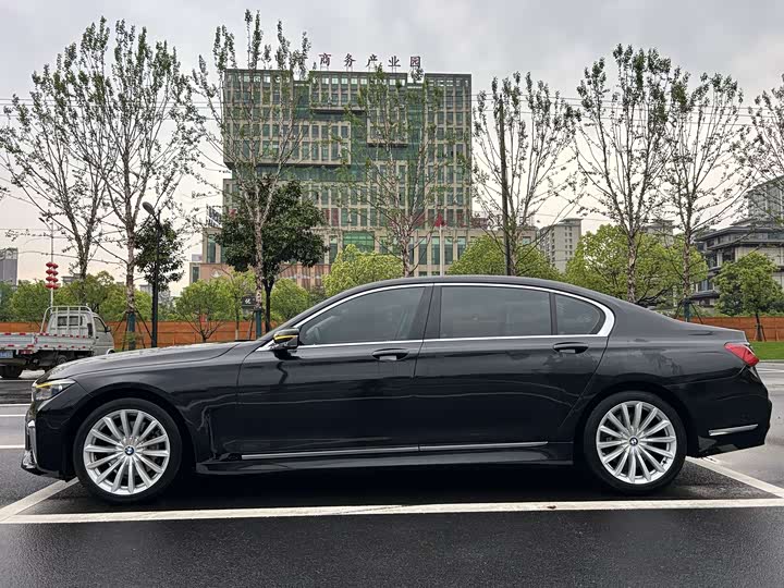 BMW 7-Series 2018 730 Li Leading — фото 3