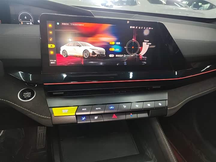 Changan UNI-V 2022 2.0 T — фото 13