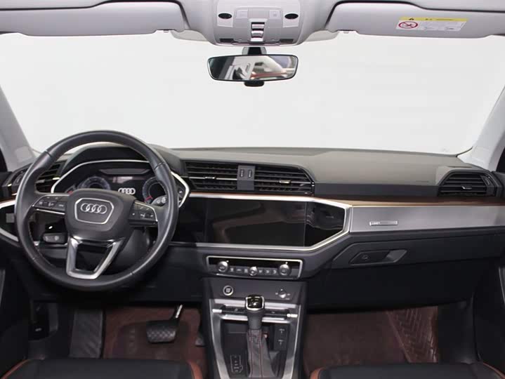 Audi Q3 2023 35 TFSI (1.5 T) — фото 9