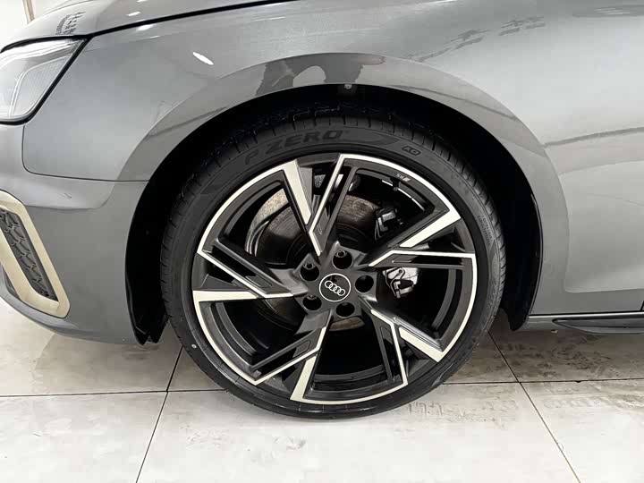 Audi A4L 2024 40 TFSI quattro RS — фото 33