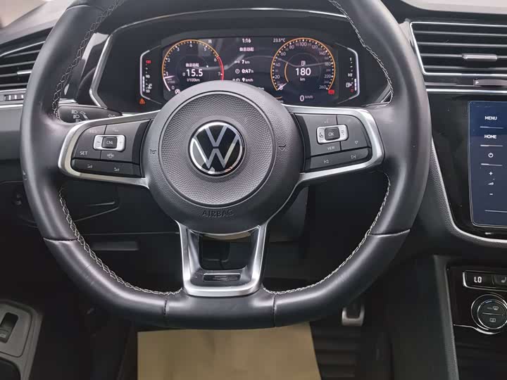 Volkswagen Tiguan L — фото 13