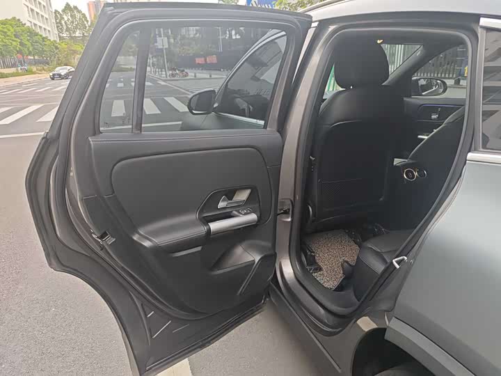 Mercedes-Benz GLA 2022 GLA 200 — фото 30