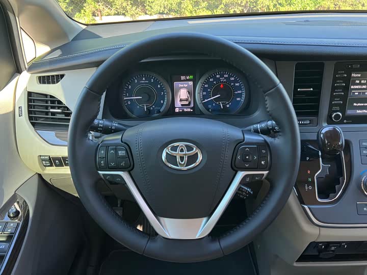 Toyota SIENNA 2019 3.5 L AT — фото 16