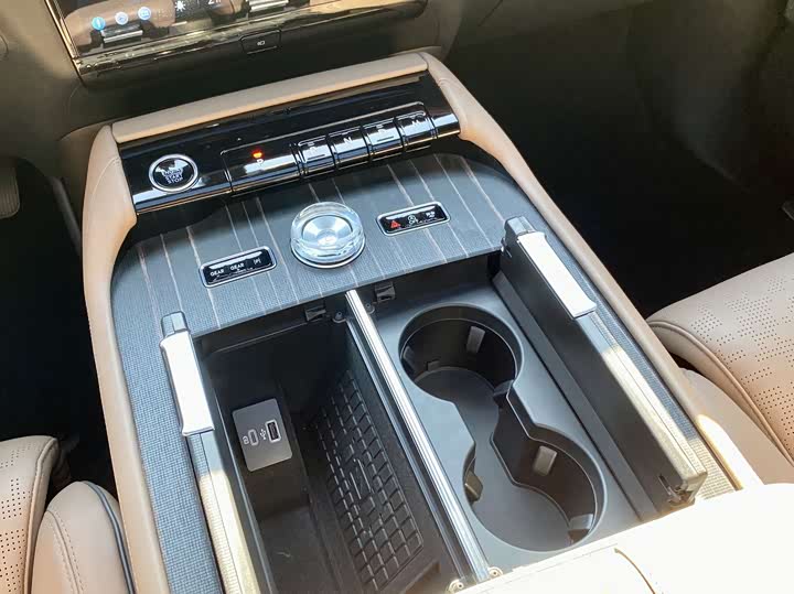 Lincoln Navigator — фото 23