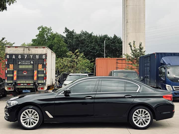 BMW 5-Series 2018 530 Li Leading — фото 11