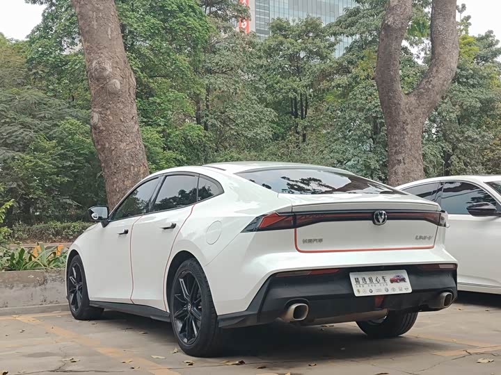 Changan UNI-V 2023 1.5 T Premium — фото 21