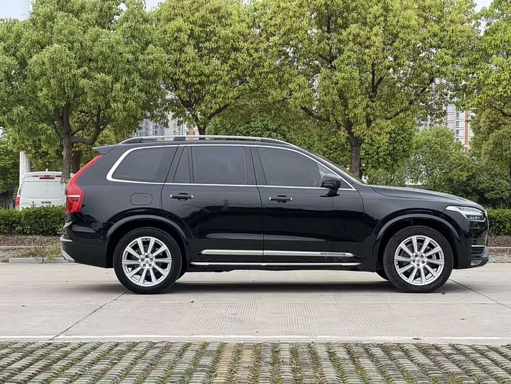 Volvo XC90 2018 T 6 7 — фото 2
