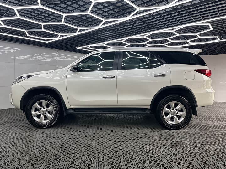 Toyota Fortuner 2017 2.7 L — фото 5