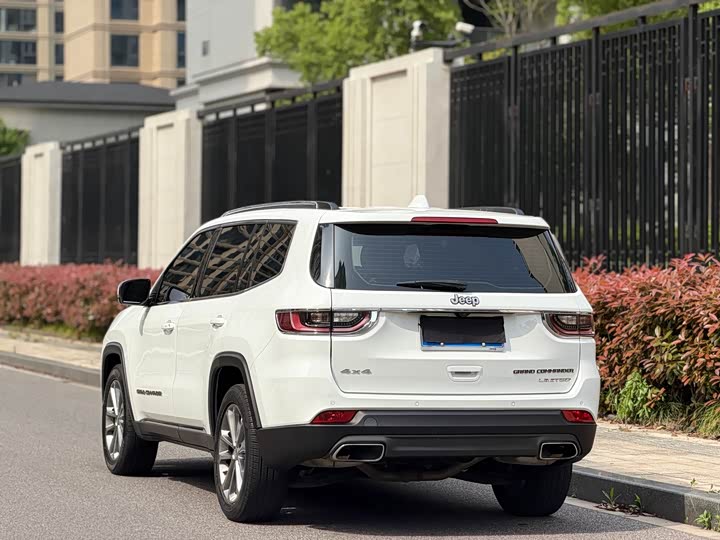 Jeep Grand Commander — фото 3