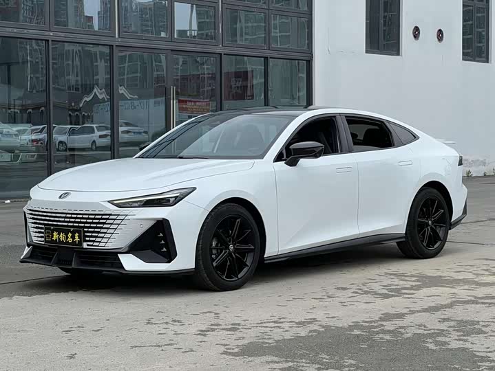 Changan UNI-V 2023 1.5 T Premium