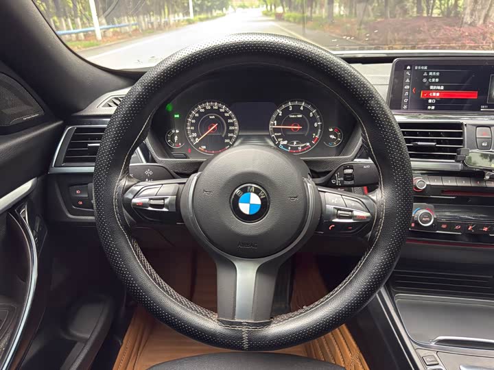 BMW 3-Series 2018 320i MSport — фото 3