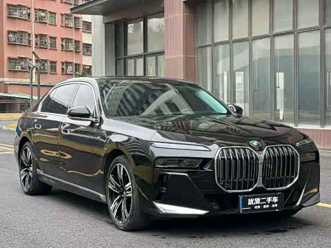 BMW 7-Series 2023 740 Li Leading — фото 10