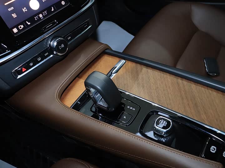 Volvo S90 2024 B 5 — фото 20