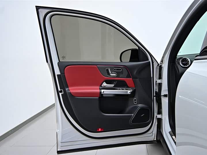 Mercedes-Benz GLB 2023 AMG GLB 35 4 MATIC — фото 16