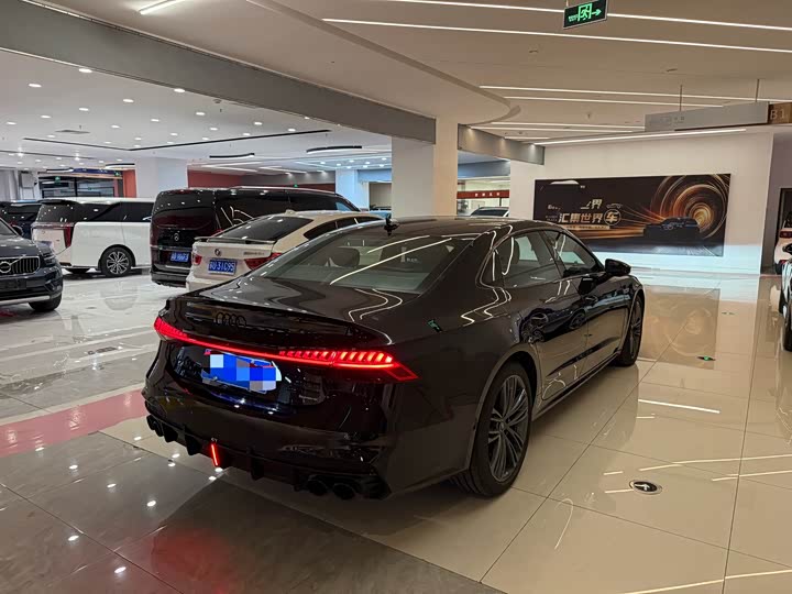 Audi A7L 2022 45 TFSI quattro S-line — фото 17