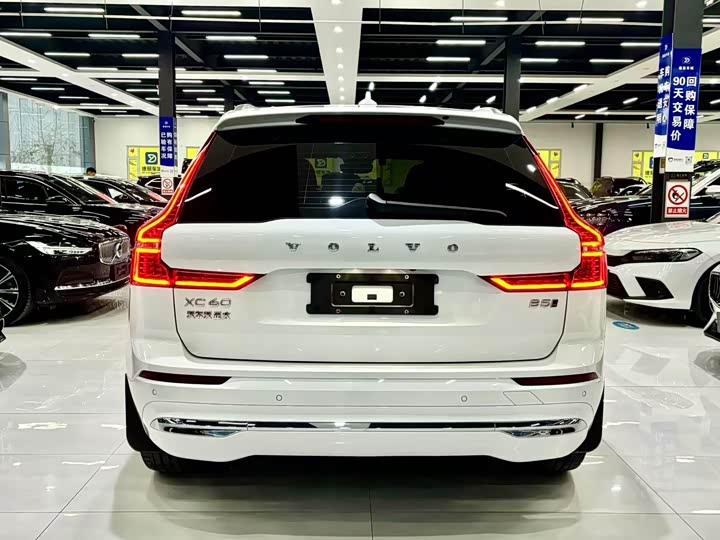 Volvo XC60 2024 B 5 4 WD — фото 8