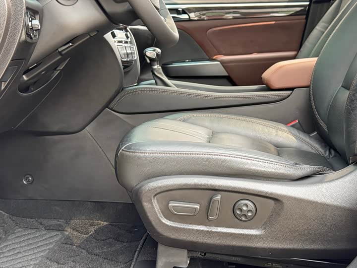 Trumpchi GS8 2017 320 T 2 WD ( ) — фото 18