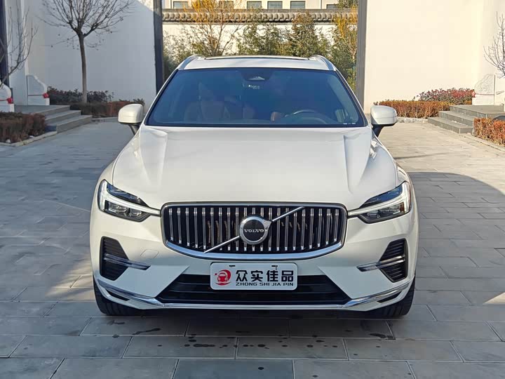 Volvo XC60 2022 B 5 4 WD — фото 2
