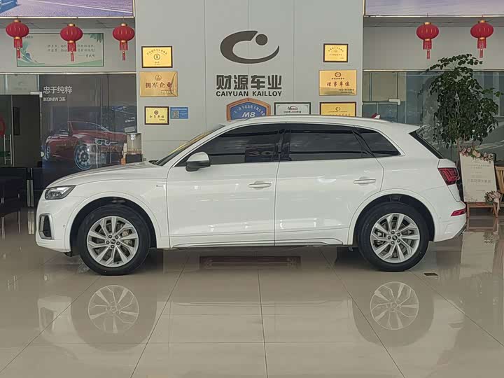 Audi Q5L рестайлинг 40T люкс-динамик — фото 3