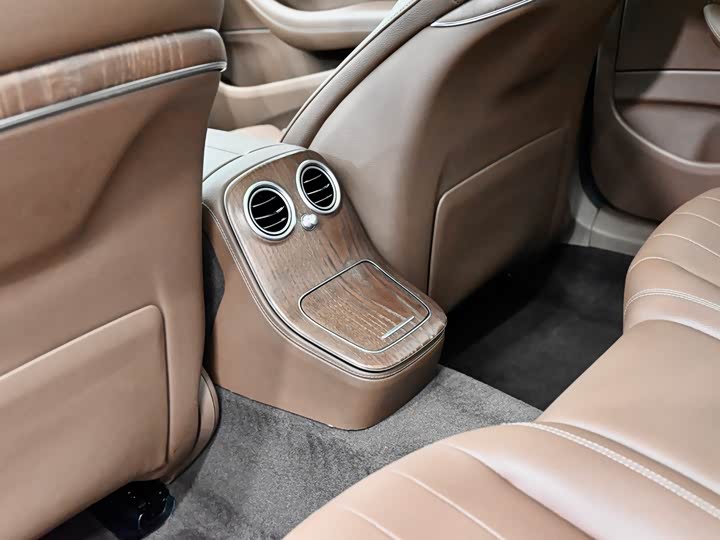 Mercedes-Benz E-Class 2022 E 300 L Luxury — фото 15