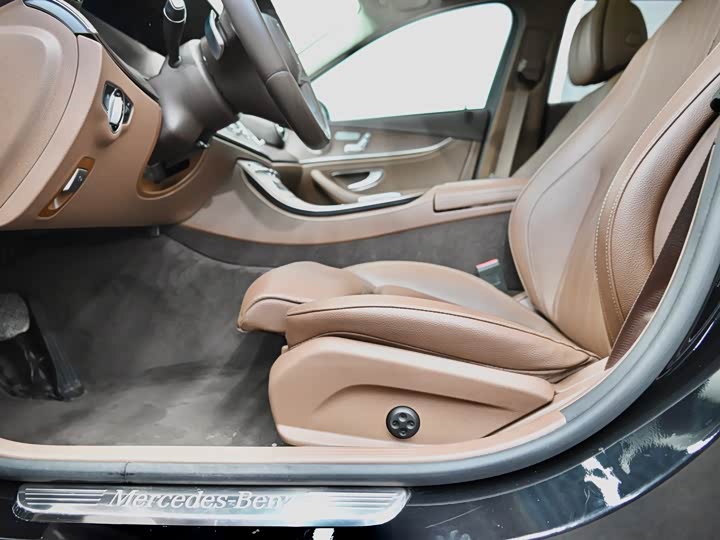 Mercedes-Benz E-Class 2022 E 300 L Luxury — фото 7